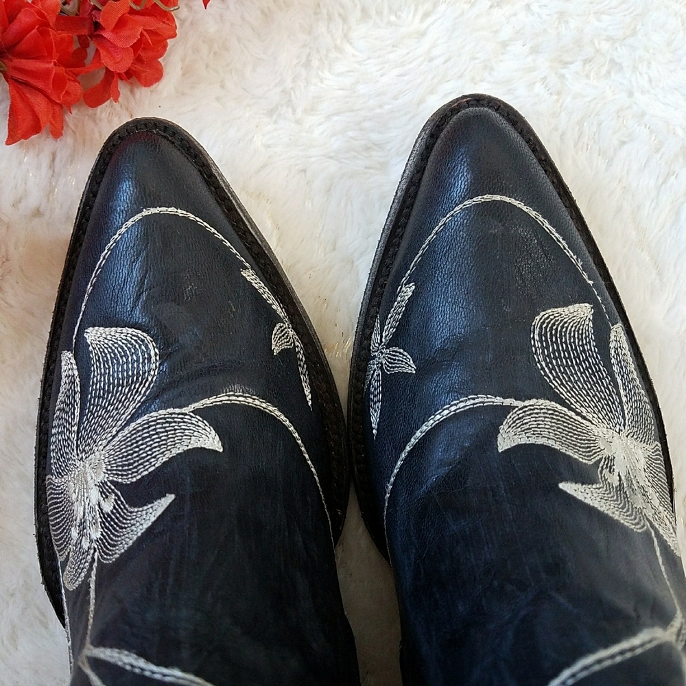 OLD GRINGO BLACK FLORA LOCA EMBROIDERED ANKLE BOOTS - Picture 12 of 14
